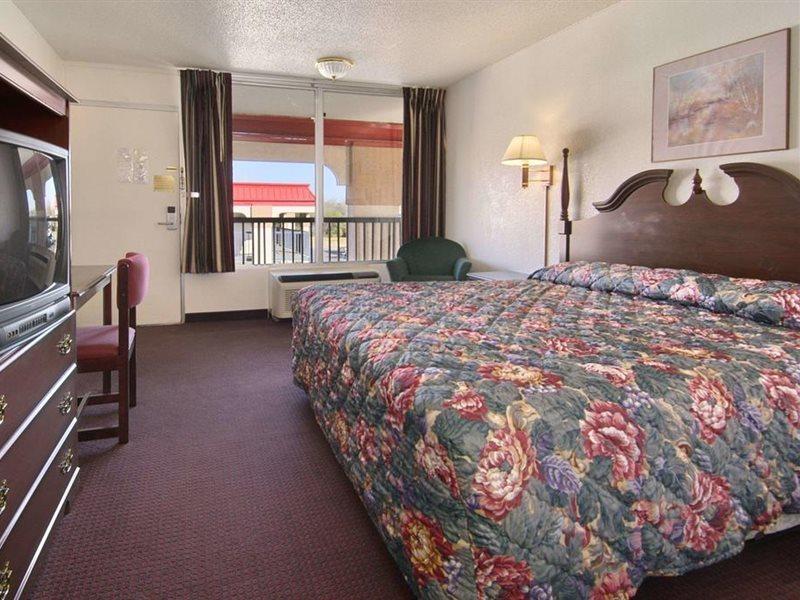 Super 8 By Wyndham Oklahoma Fairgrounds Motel Kültér fotó